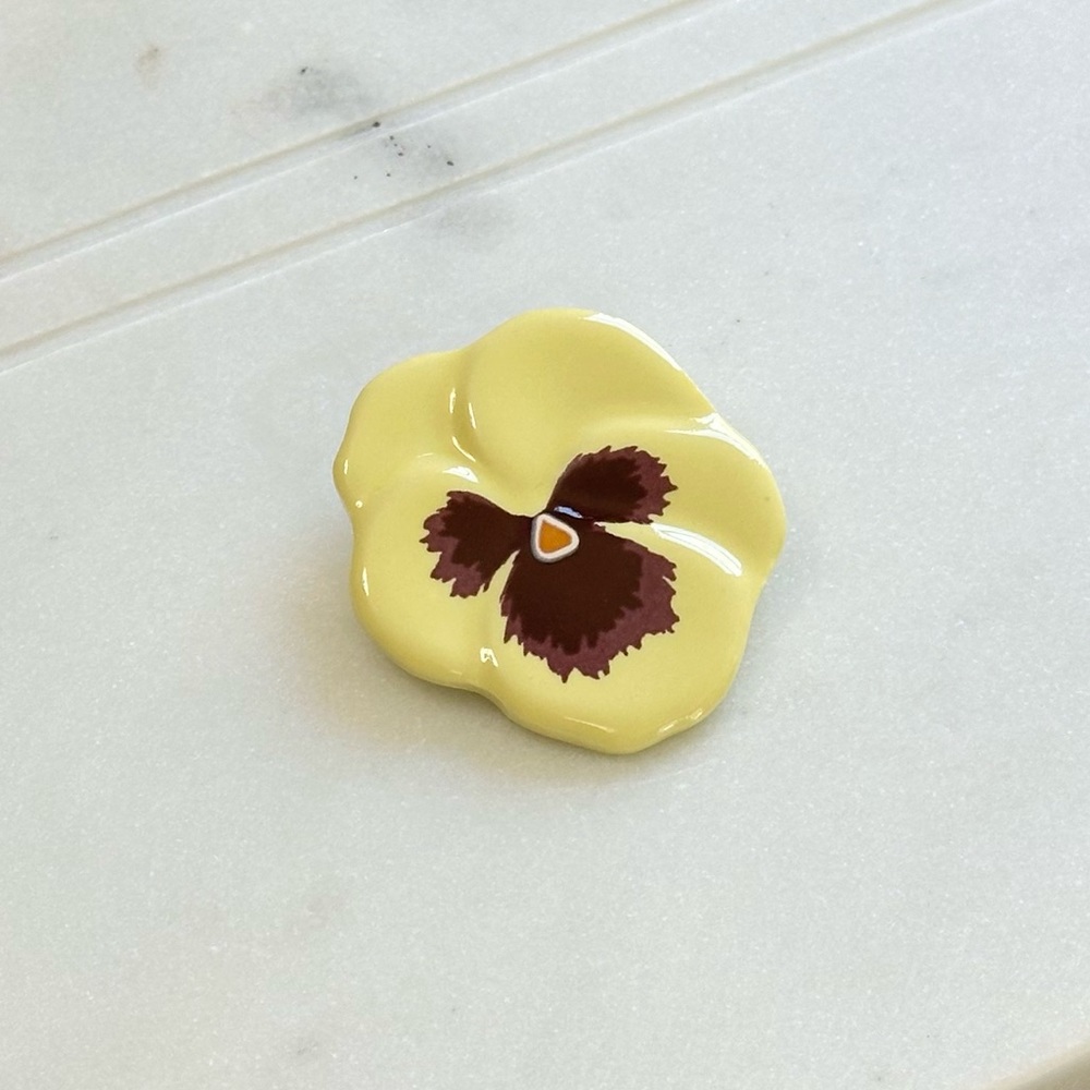 Vintage Avon Ceramic Pansy Flower Brooch View 3